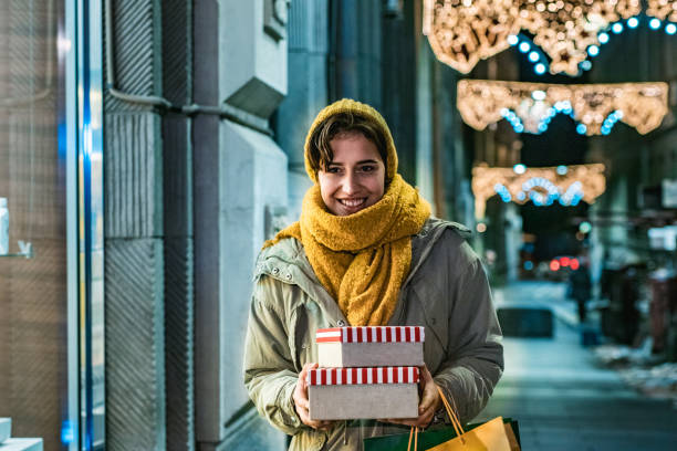 istock Love Christmas shopping 1188379862
