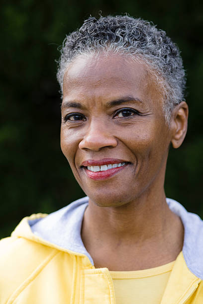 Sonriente mujer Afroamericana - foto de stock