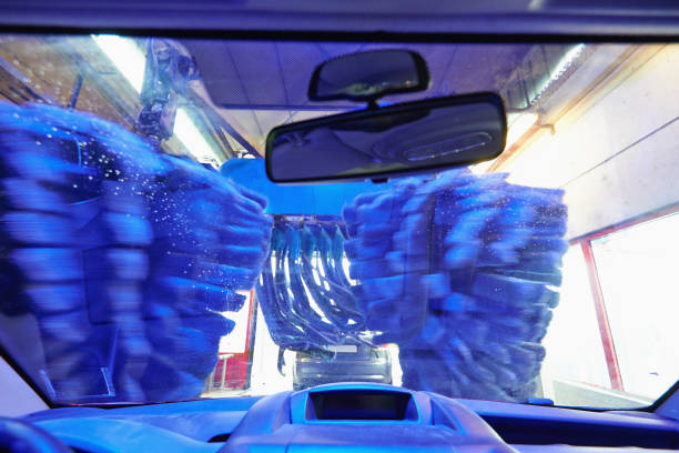車内からの自動洗車トンネル駅の眺め - car driving inside of indoors ストックフォトと画像