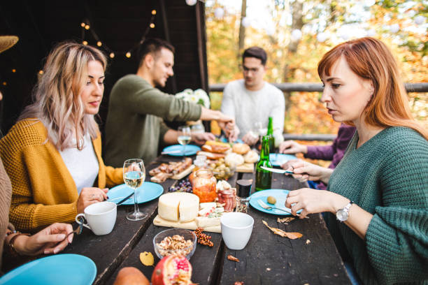 istock Autumn brunch outdoor 1188420455