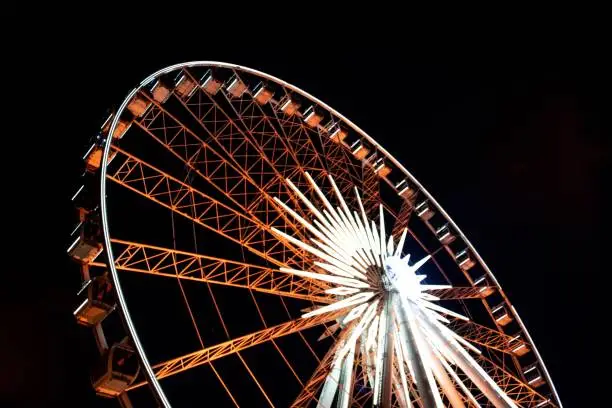 Night shot of ferris wheel.