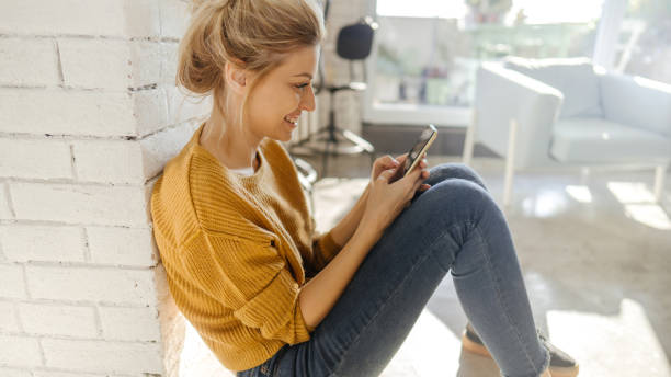 istock Reading morning news online 1188477230