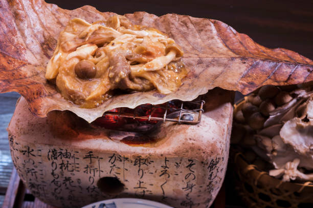 Cook called Hooba-miso is a local cuisine that is still being eaten in the Hida Takayama region of Japan. It is a dish which bakes a miso on ingredients by wetting the dried leaves of the plant called Hooba, putting it on fire.