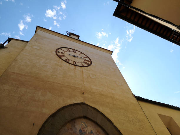 산토 스테파노 수녀원과 교회, 엠폴리, 토스카나의 시계탑 - embolo 뉴스 사진 이미지