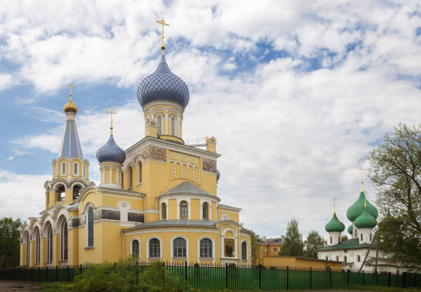 yaroslavl, two churches - sao gabriel tower imagens e fotografias de stock