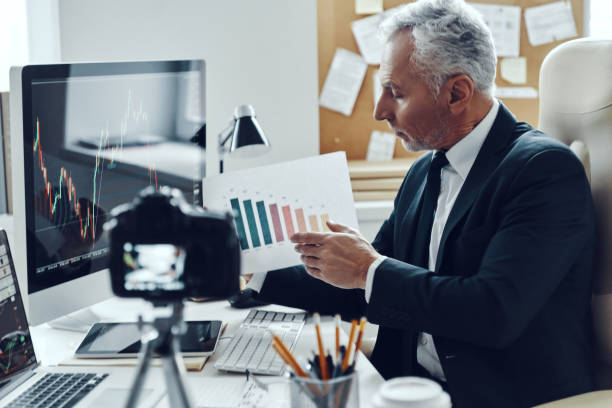 istock Senior man in elegant business suit 1188606177