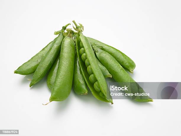 Peas In A Pod Stockfoto und mehr Bilder von Erbsenschote - Erbsenschote, Farbbild, Fotografie