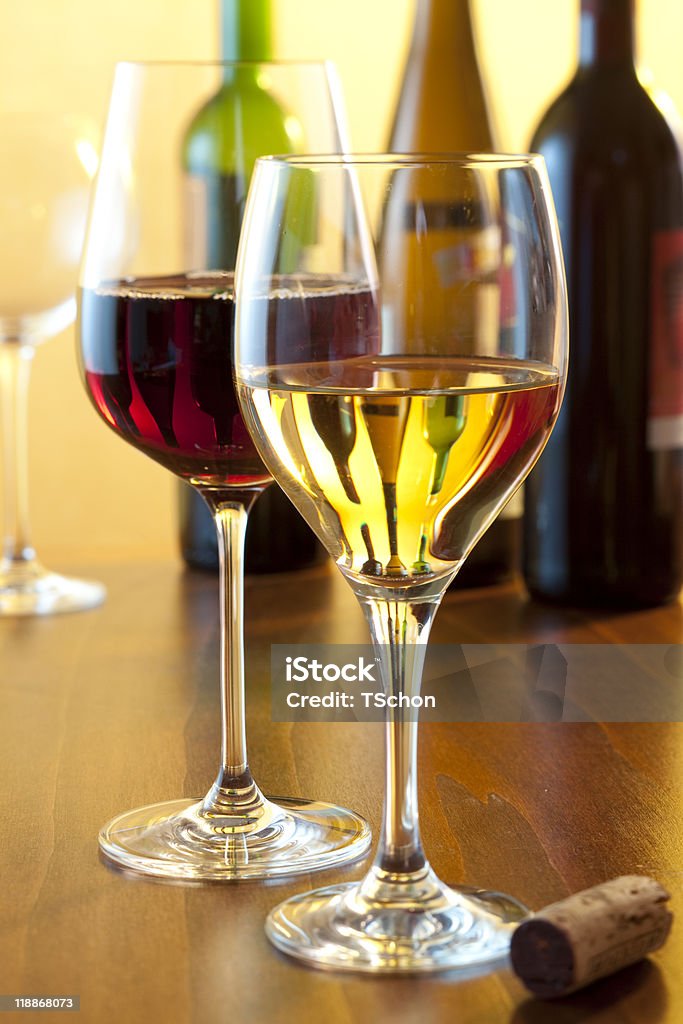 Dos copas de vino - Foto de stock de Bebida libre de derechos