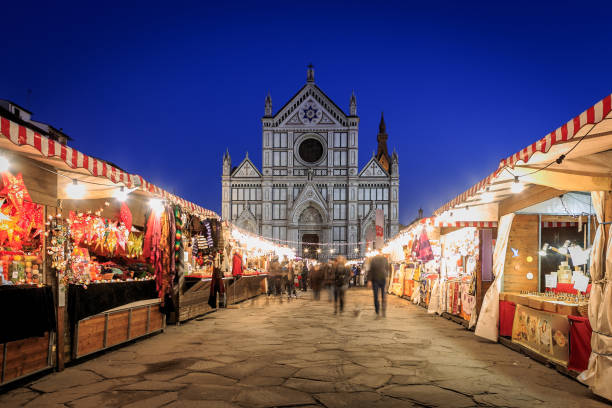 クリスマスマーケット - piazza di santa croce ストックフォトと画像