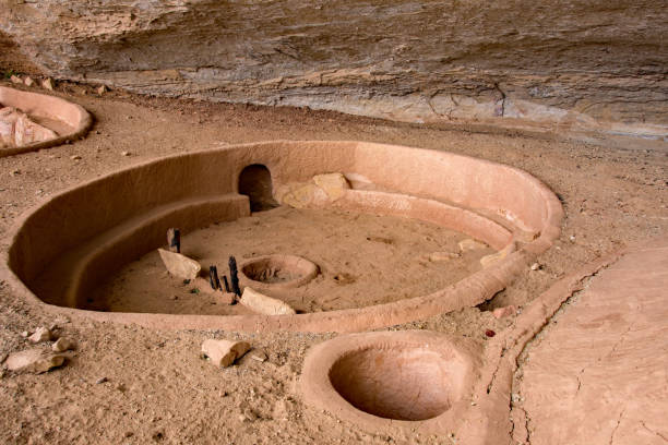 parc national de mesa verde - step house - fondation pit house - pit house photos et images de collection