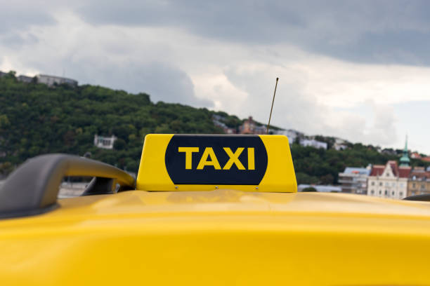 istock Yellow taxi cabs 1188791535