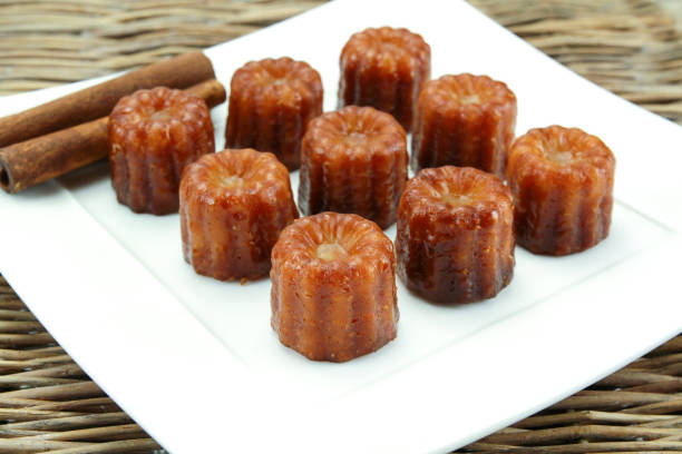 cannelés - nervure photos et images de collection