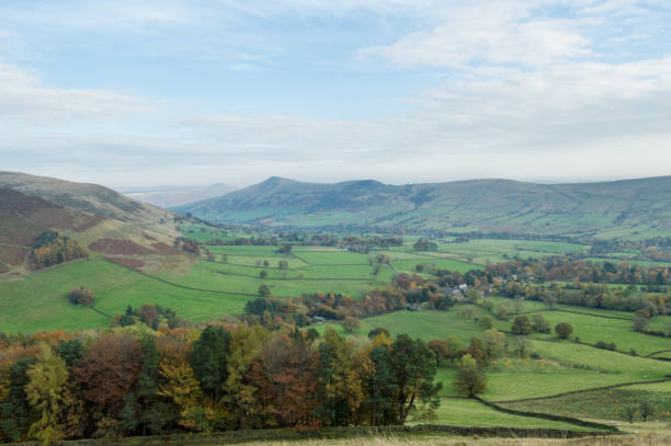 istock Lose Hill across the Hope Valley 1188873602