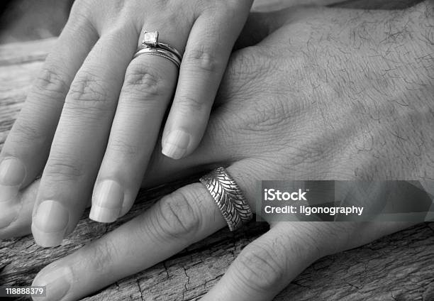 Photo libre de droit de Mains De Mariage banque d'images et plus d'images libres de droit de Adulte - Adulte, Alliance, Amour