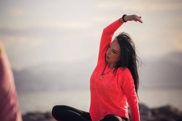 istock Outdoor Yoga Class 1188894582