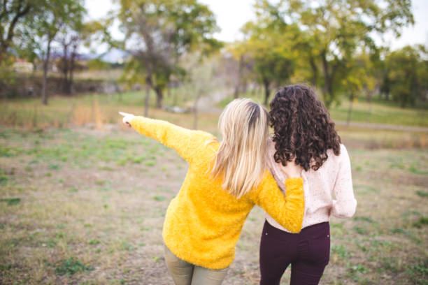 istock Two female friends spend a day in nature 1188902491
