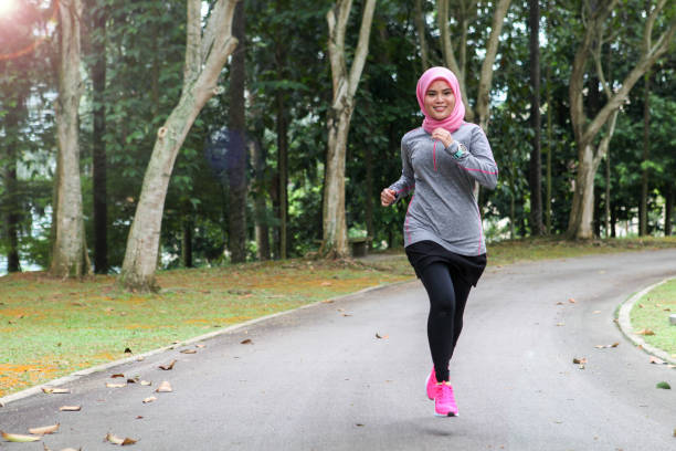 istock A Muslim Woman Runner 1188911854