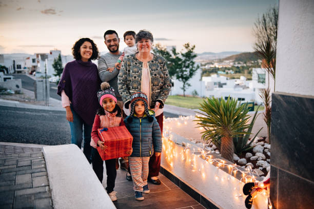 istock Family visit on christmas eve 1188937578