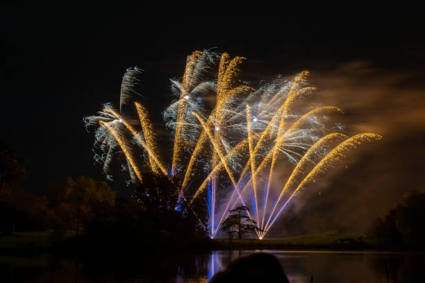 feuerwerk - sherburne lake stock-fotos und bilder