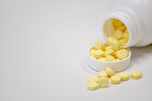 tabletten-mit-vitamin.jpg?b=1&s=170x170&k=20&c=KqQSOK4-ycYQeAvlinFPp7enLwUrxgJjswV9mdkXV6s=