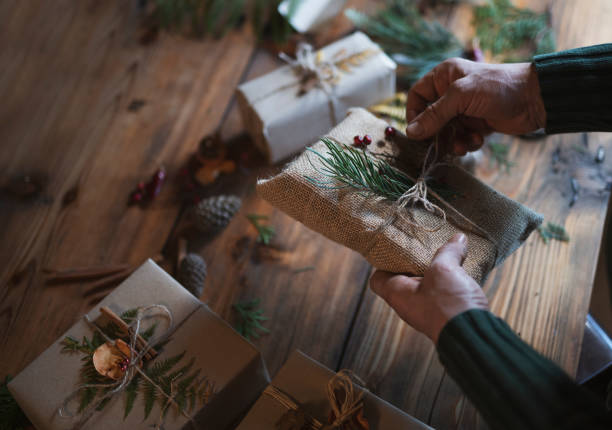 istock Preparing Christmas Gifts. 1189010902