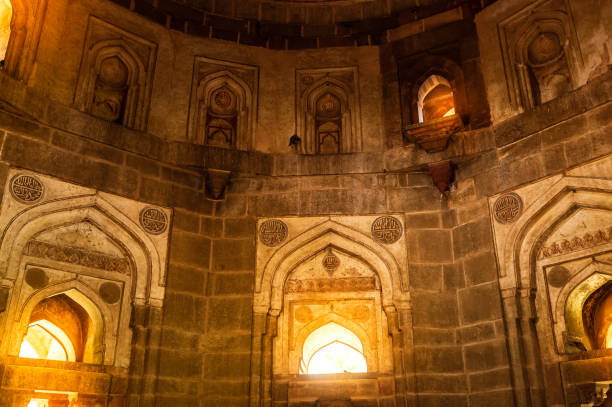 istock Interior walls of an ancient tomb. 1189049164