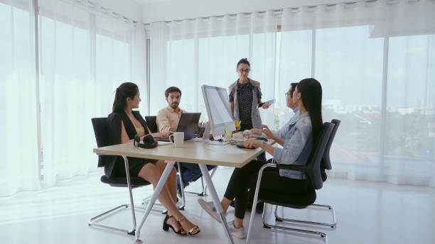 istock Senior leader giving advice speech to team members 1189062943