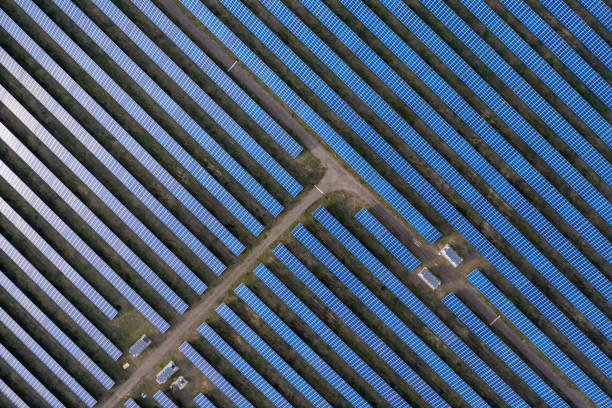 istock Aerial view of solar panels 1189083412