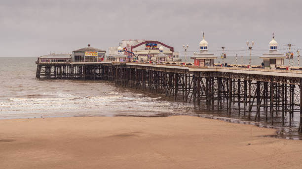 blackpool, england - north pier imagens e fotografias de stock