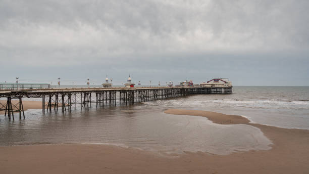 blackpool, england - north pier imagens e fotografias de stock