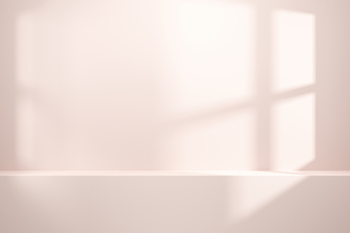 istock Vista frontal de estante vacío o contador sobre fondo de pared blanco con luz natural de ventana. Visualización de los estantes de las habitaciones para mostrar un concepto mínimo. Renderizado 3D realista. 1189107608