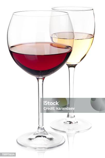 Vermelho E Branco Vinho Com Óculos - Fotografias de stock e mais imagens de Bebida - Bebida, Bebida Alcoólica, Branco