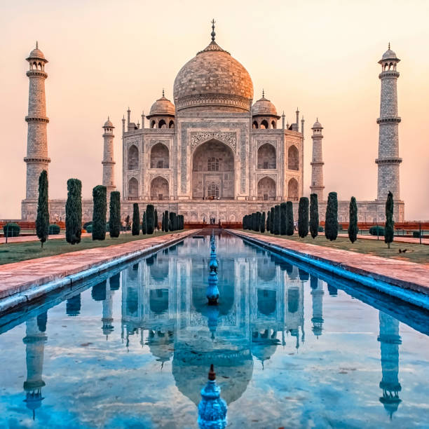 istock Taj Mahal mausoleum in Agra 1189123612