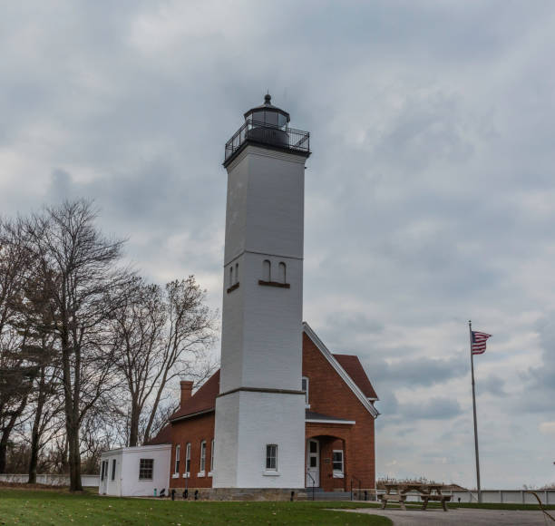 istock Presque isle lighthouse in erie pennsylvania 1189130053