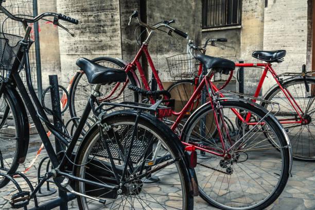 istock Old bicycles in Bologna 1189157531