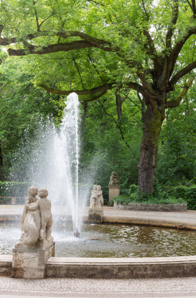 istock Rundbrunnen Delphinbrunnen in Berlin, Germany 1189175166
