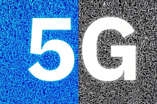 5gネットワークワイヤレスシステムとモノのインターネット。配線の背景に5g文字。 - category 5 cable ストックフォトと画像