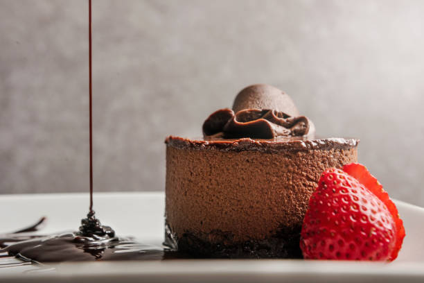 mousse de chocolate / conceito sobremesas (clique para mais) - bolo sobremesa - fotografias e filmes do acervo