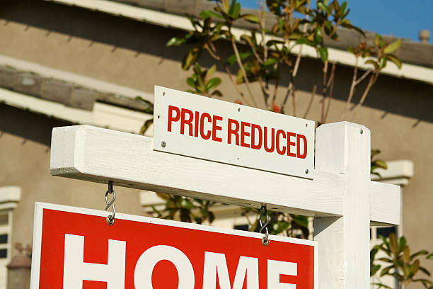 istock Price Reduced Real Estate Sign 118926065
