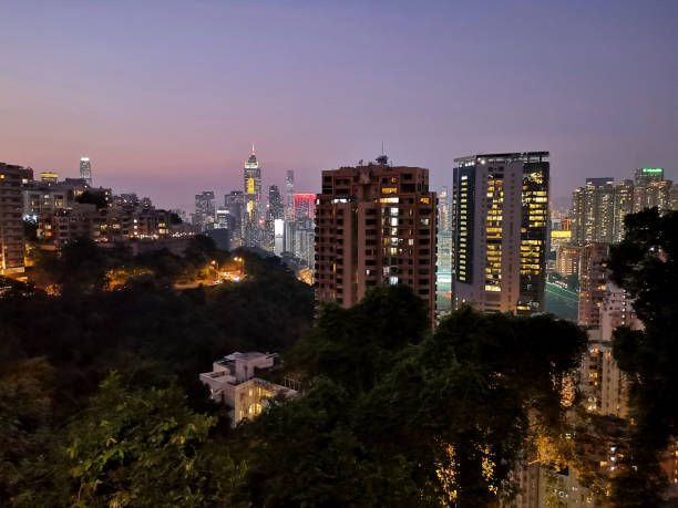 istock Hong Kong skyline at dusk 1189308039