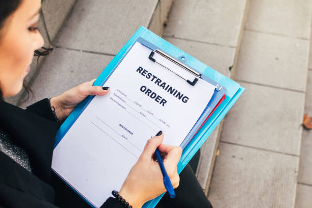 istock Restraining Order stock photo 1189315311