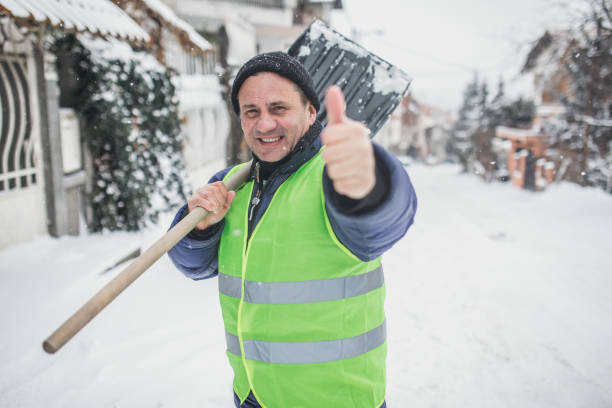 istock An old man is happy about clearing snow 1189316879
