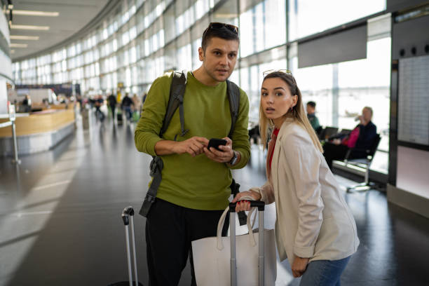 istock Couple at the airport 1189322893