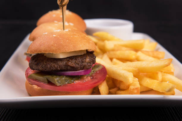istock Mini burgers, mini burgers 1189344358