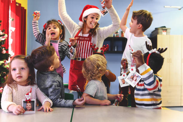 istock Christmas Preschool instant print transfer activities 1189351689