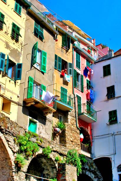 istock Cinque Terre small villages 1189358659