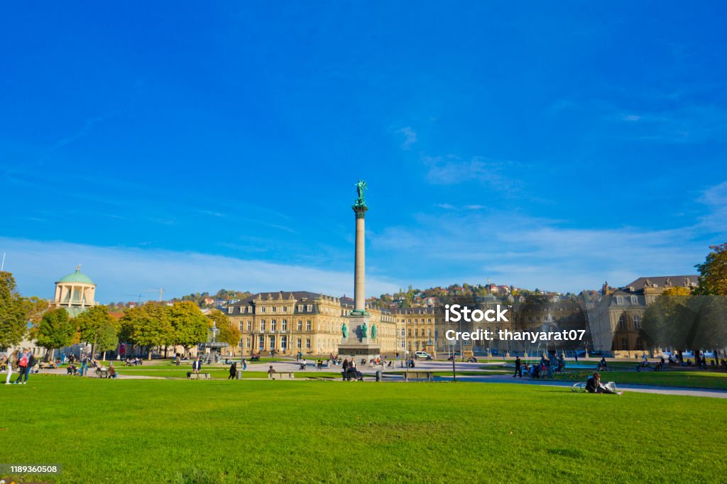 Schlossplatz plaza in Stuttgart, Germany. - Lizenzfrei Stuttgart Stock-Foto