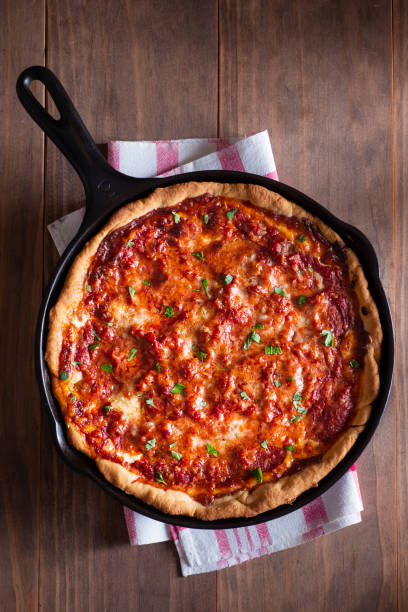 Deep Dish Pizza Stock Photo - Download Image Now - Chicago - Illinois, Deep  Dish Pizza, Pizza - iStock