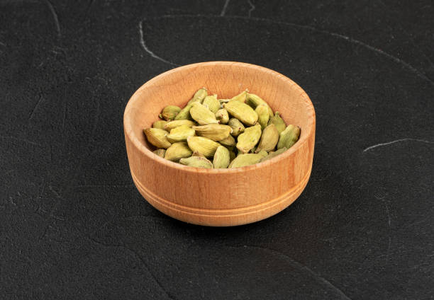 istock Cardamom in bowl 1189390760