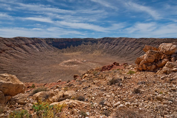 cráter de meteorito de arizona - winslow arizona fotografías e imágenes de stock